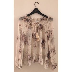 Elizabeth James top